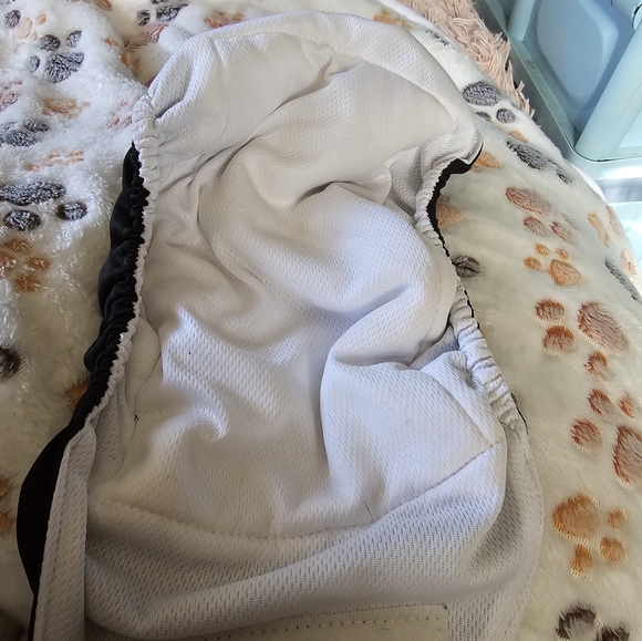 ( 4 diapers total) Incontinence Diapers for Dogs - Picture 16 of 16